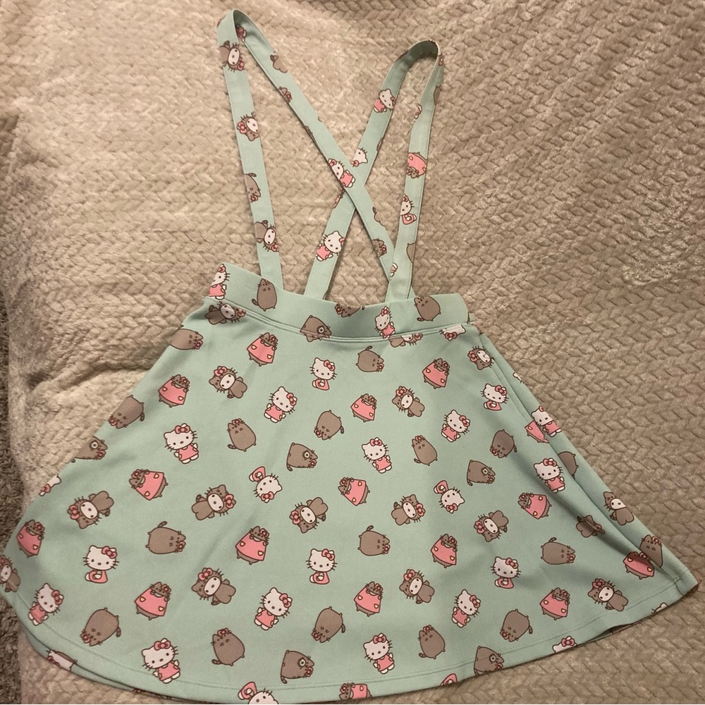Hello Kitty Green and Pink Skirt Sz Small